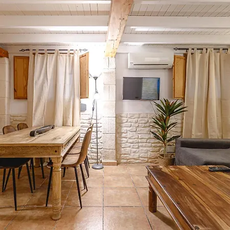 Exotic Little Palace Center شقة لقنت